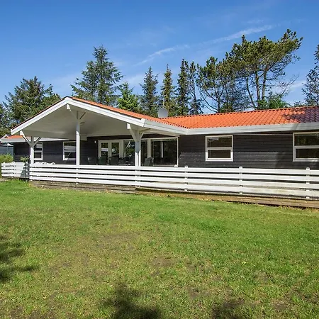 Hébergement de vacances Five-bedroom Holiday In *